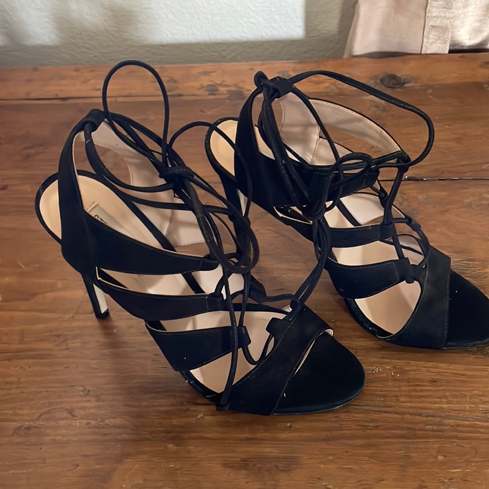 Steve Madden black lace up heels size 9